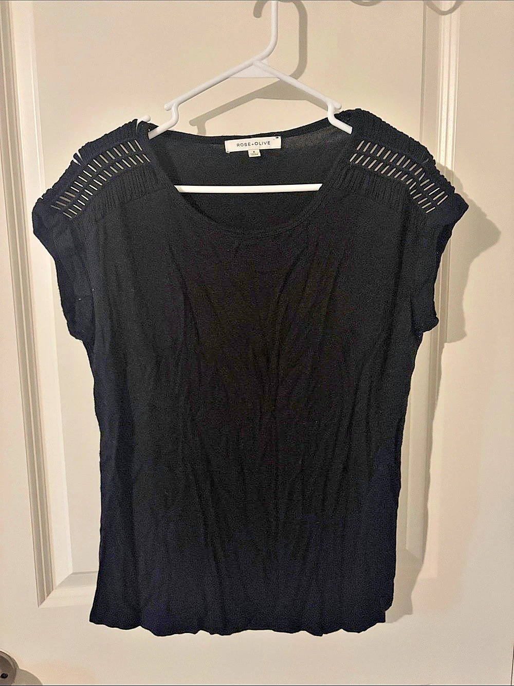 Rose + Olive Black Short Sleeve Top Size Small Like New